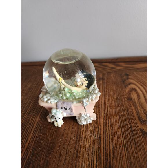 Rare 1999 Betty Boop #6808 Bubble Bath Figurine 4" Tall Snow Globe Retro Vtg Art - Picture 2 of 6